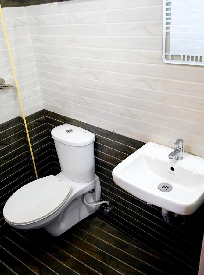 Reach Residency Hotell Kochi Eksteriør bilde