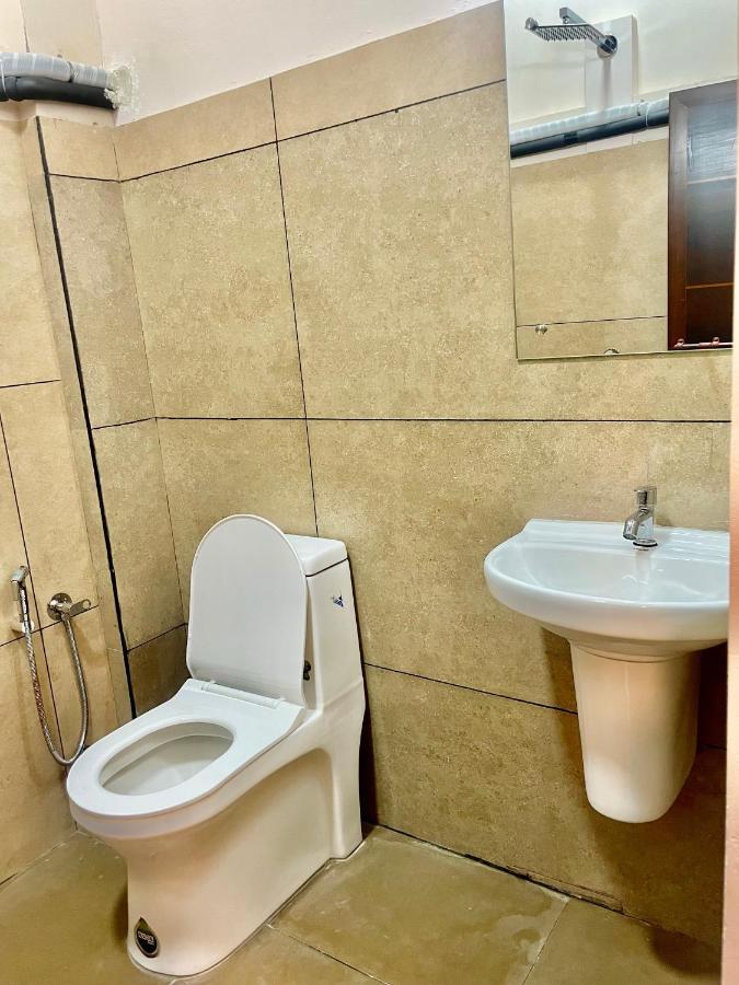 Reach Residency Hotell Kochi Eksteriør bilde